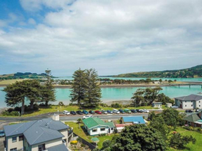 Kopu Cottage - in the heart of Raglan.